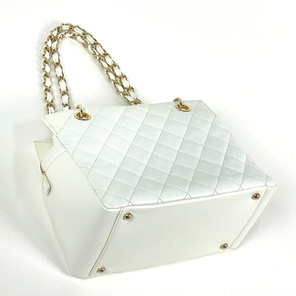 CHANEL Bag - Picture 2 of 9